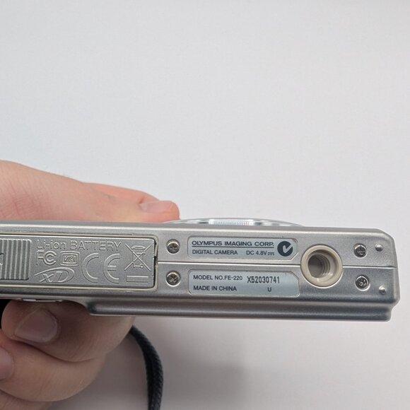 Olympus FE-220 7.1MP 3x Zoom Y2K Camera - TESTED - Picture 9 of 11